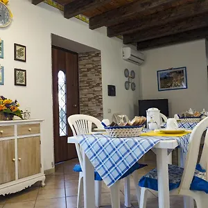 Couette-café La Vecchia Montagna, Nebida